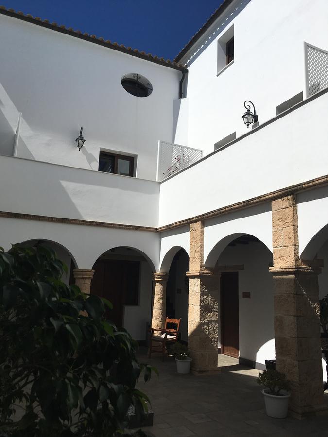 Posada Alegria 메디나시도니아 외부 사진